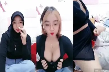 Cewek Cantik Ngebet Memek Pamer Tubuh Colmek WOT Lumer